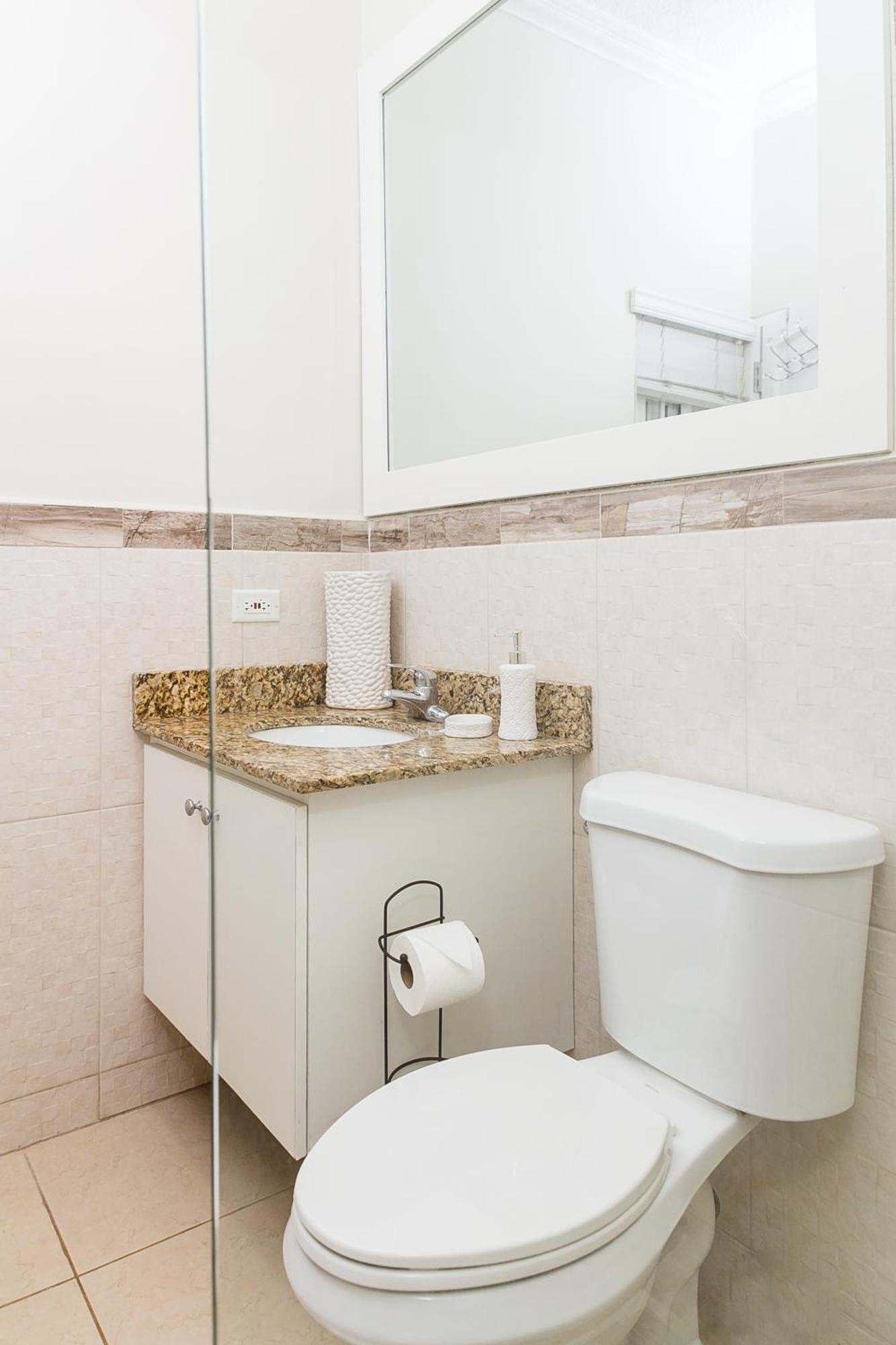 דירות Botanic Bliss Living In קינגסטון מראה חיצוני תמונה